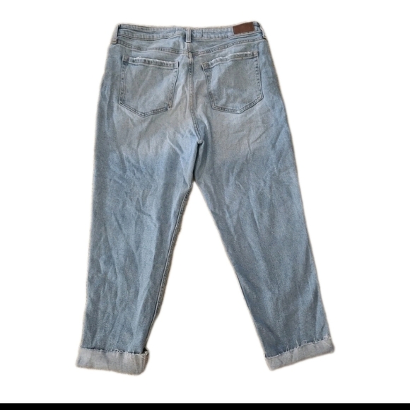 Hollister Womens Ultra High Rise Light Wash Mom Jean 13S/ 31 - Picture 4 of 15